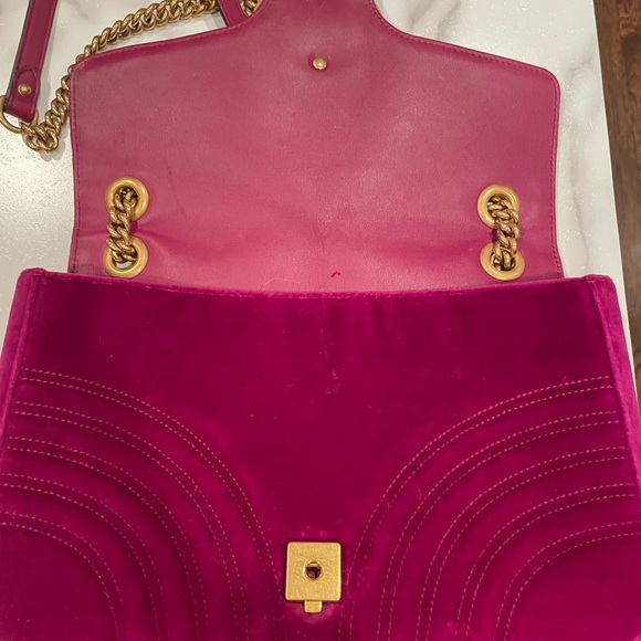 EUC GUCCI Velvet MatelasseGG Marmont Shoulder Bag - Fuchsia Violet Cyclamen - Picture 3 of 9